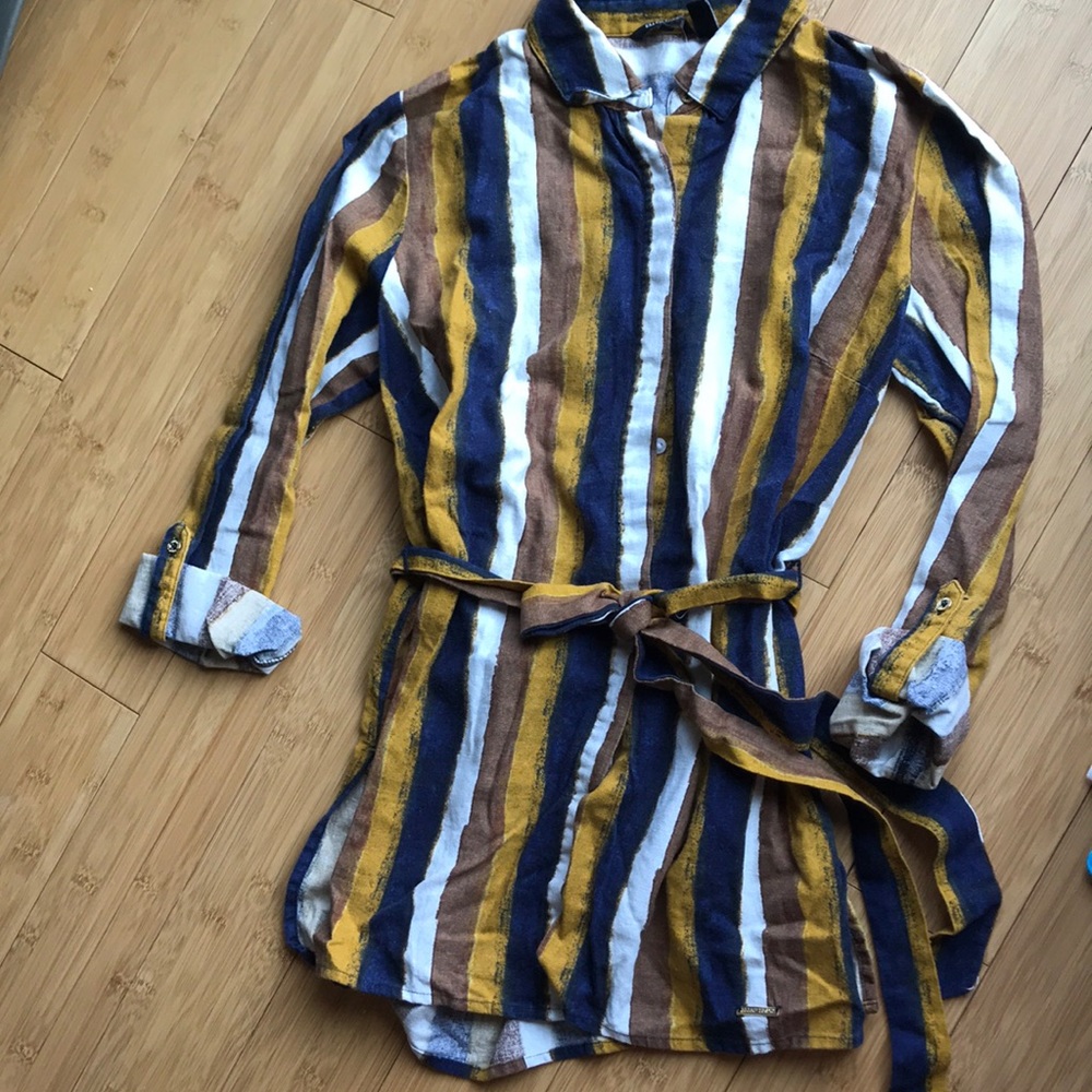 Ellen Tracy adjustable sleeves shirt